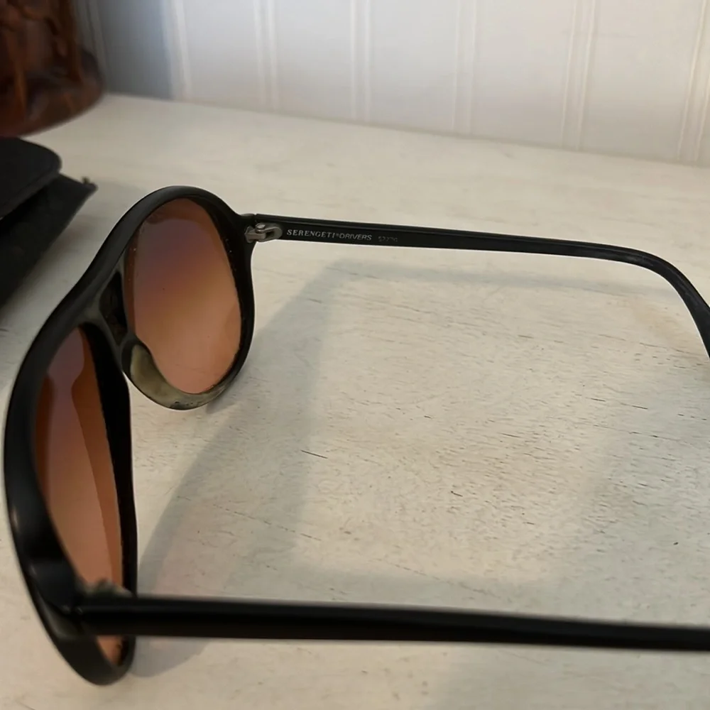 Serengeti drivers 5227g sunglasses Corning optics case